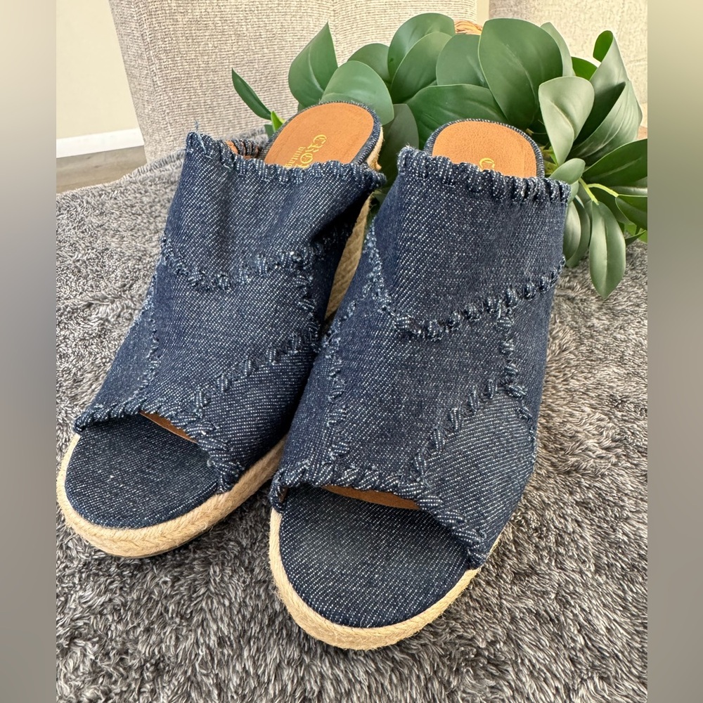 Crown Vintage Wedge Sandal